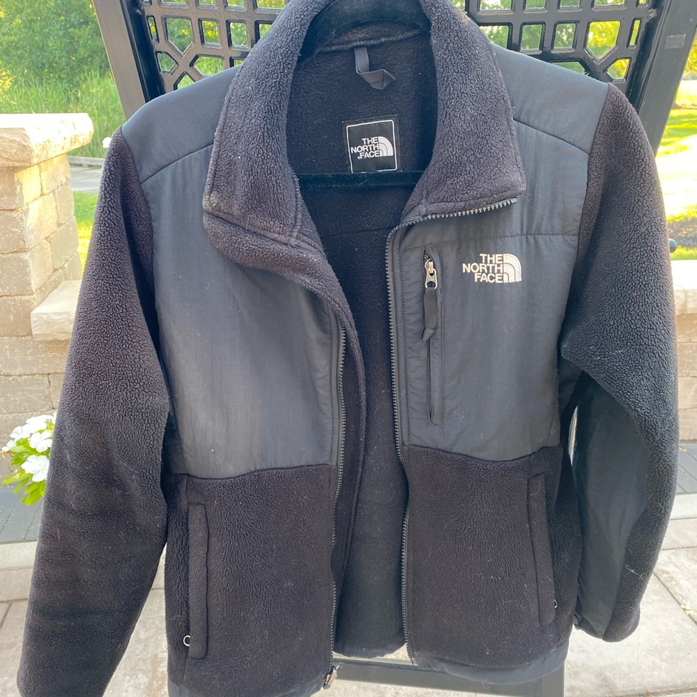The North Face Women’s Black Fleece Retro Denali Jacket